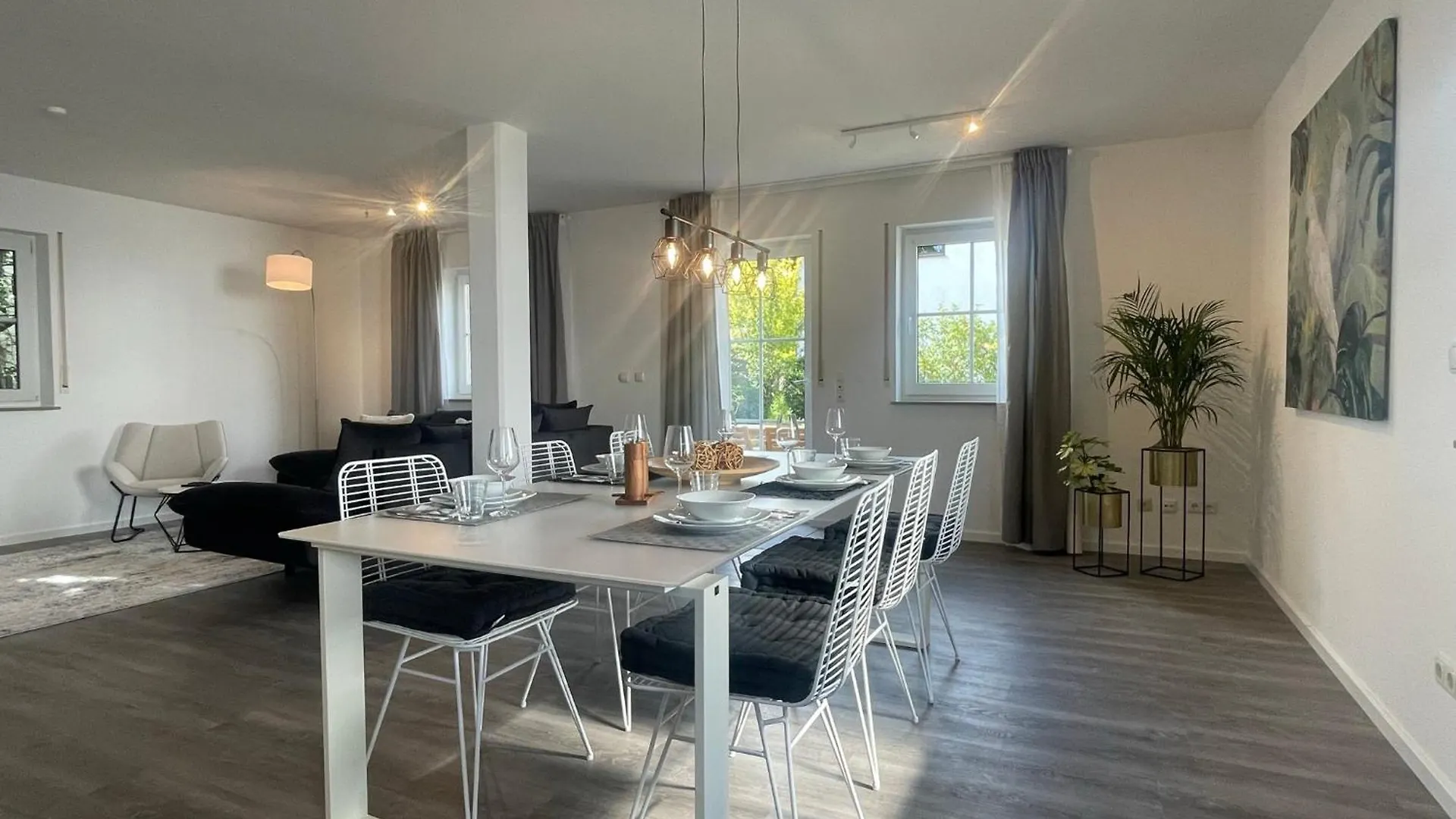 Perfekt Fuer 6! Kueche Netflix Bbq Parkplaetze Apartment Haar  Germany